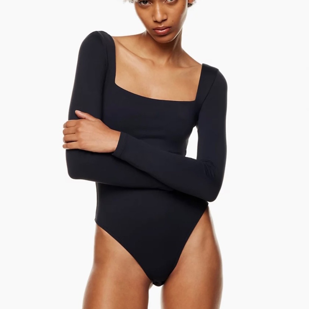 Aritzia Long Sleeve Bodysuit size s NWT